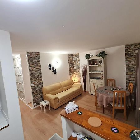 Deux Pieces Terrasse Apartment Moret-sur-Loing Luaran gambar