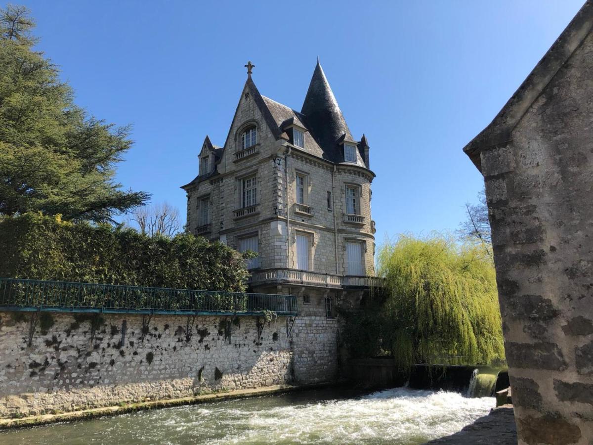 Deux Pieces Terrasse Apartment Moret-sur-Loing Luaran gambar