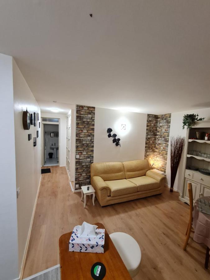 Deux Pieces Terrasse Apartment Moret-sur-Loing Luaran gambar